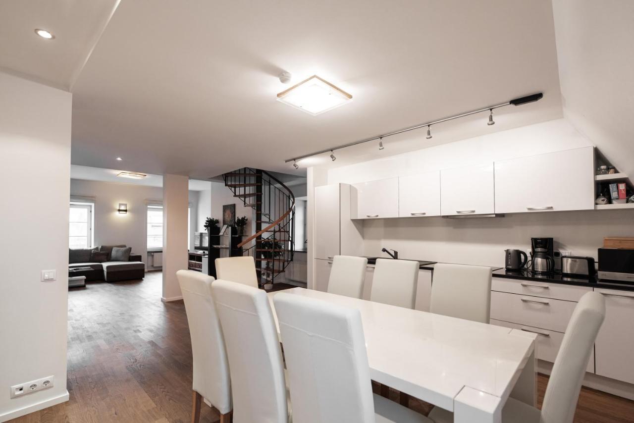 Airhome - Raekoja Plats Reval Esterno foto