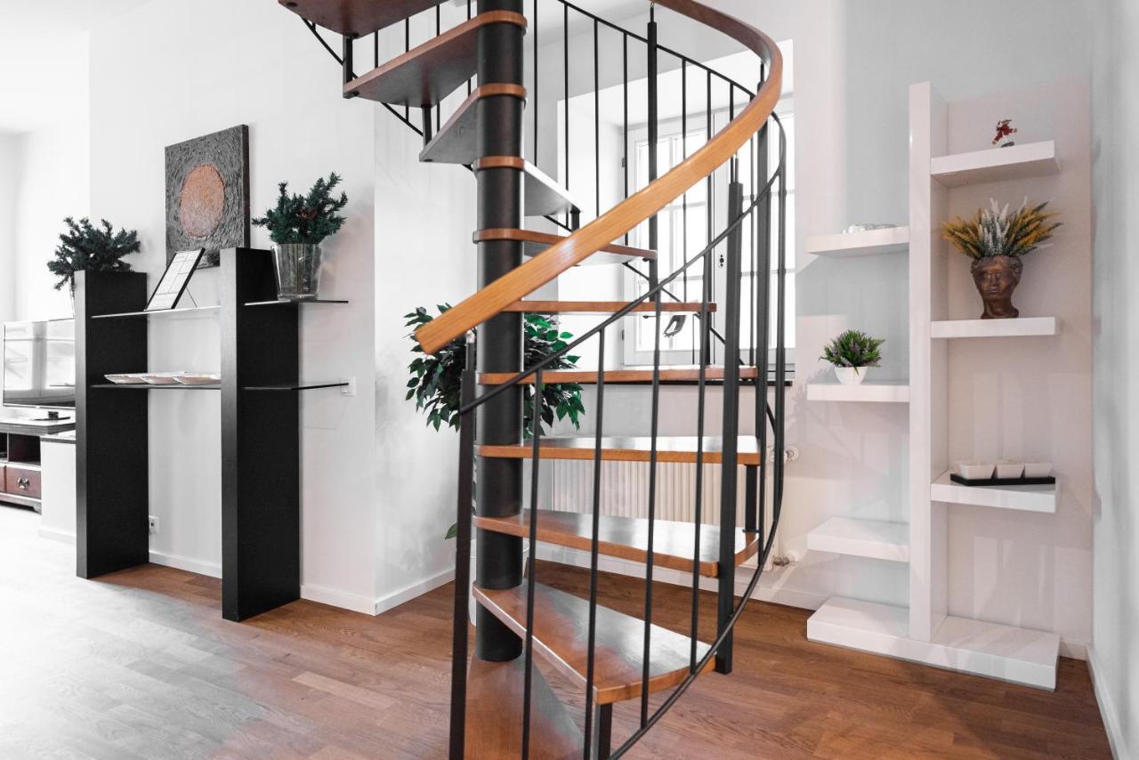 Airhome - Raekoja Plats Reval Esterno foto